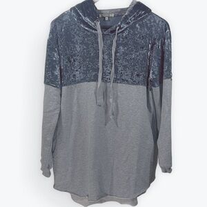 Gimmicks By BKE Blue Velvet Sweatshirt Gray Sequin Lined Hoodie Size Small